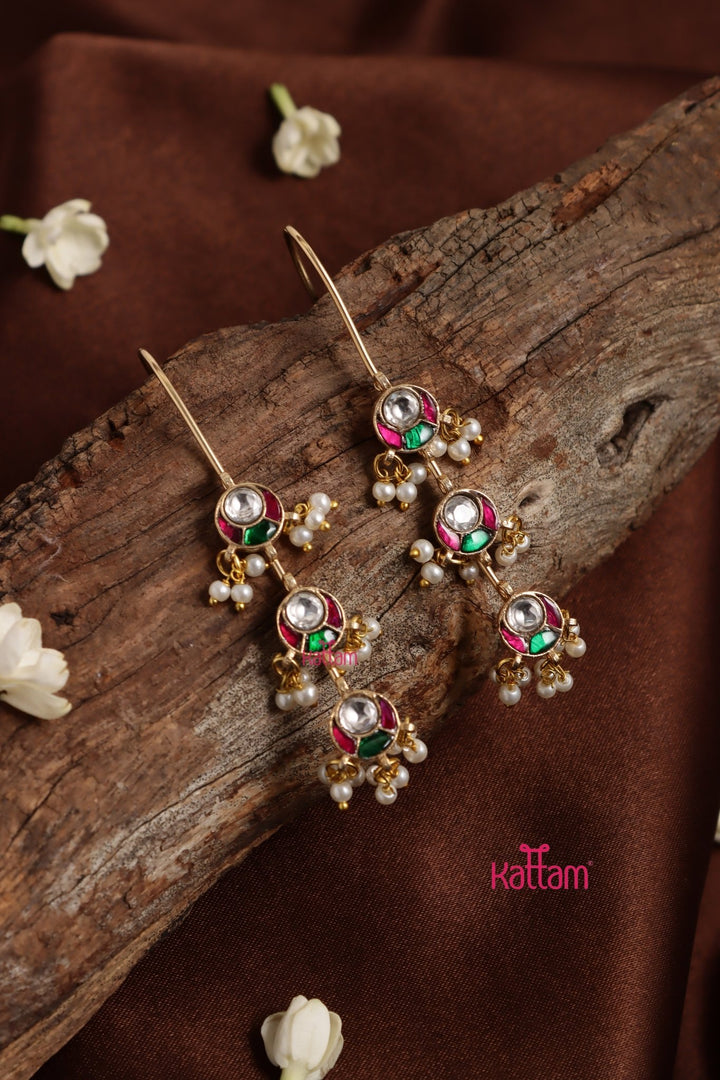 Kundan Rounds Pearls Earcuff - E1321