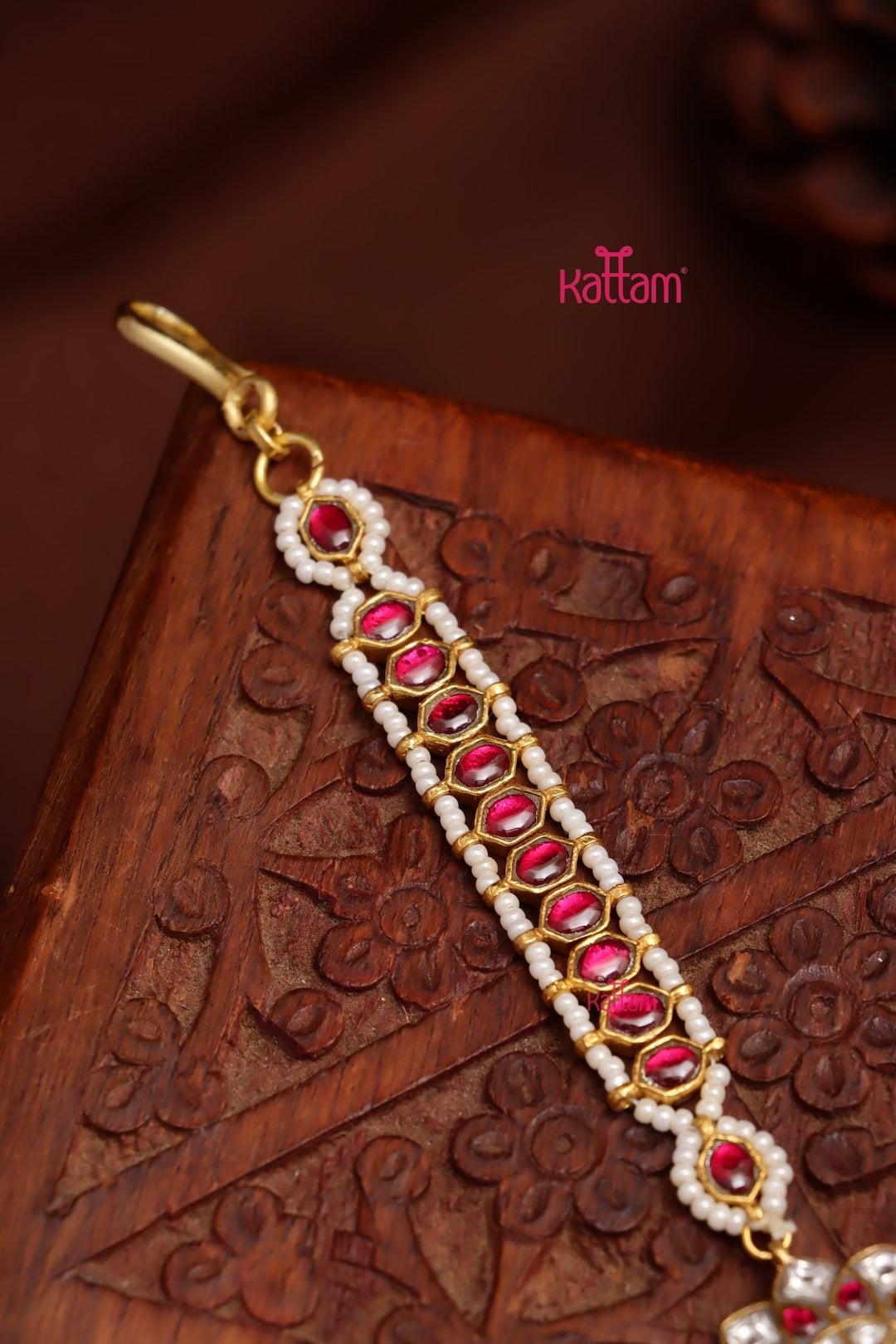 Kundan White Flower Maang Tikkka - MT158