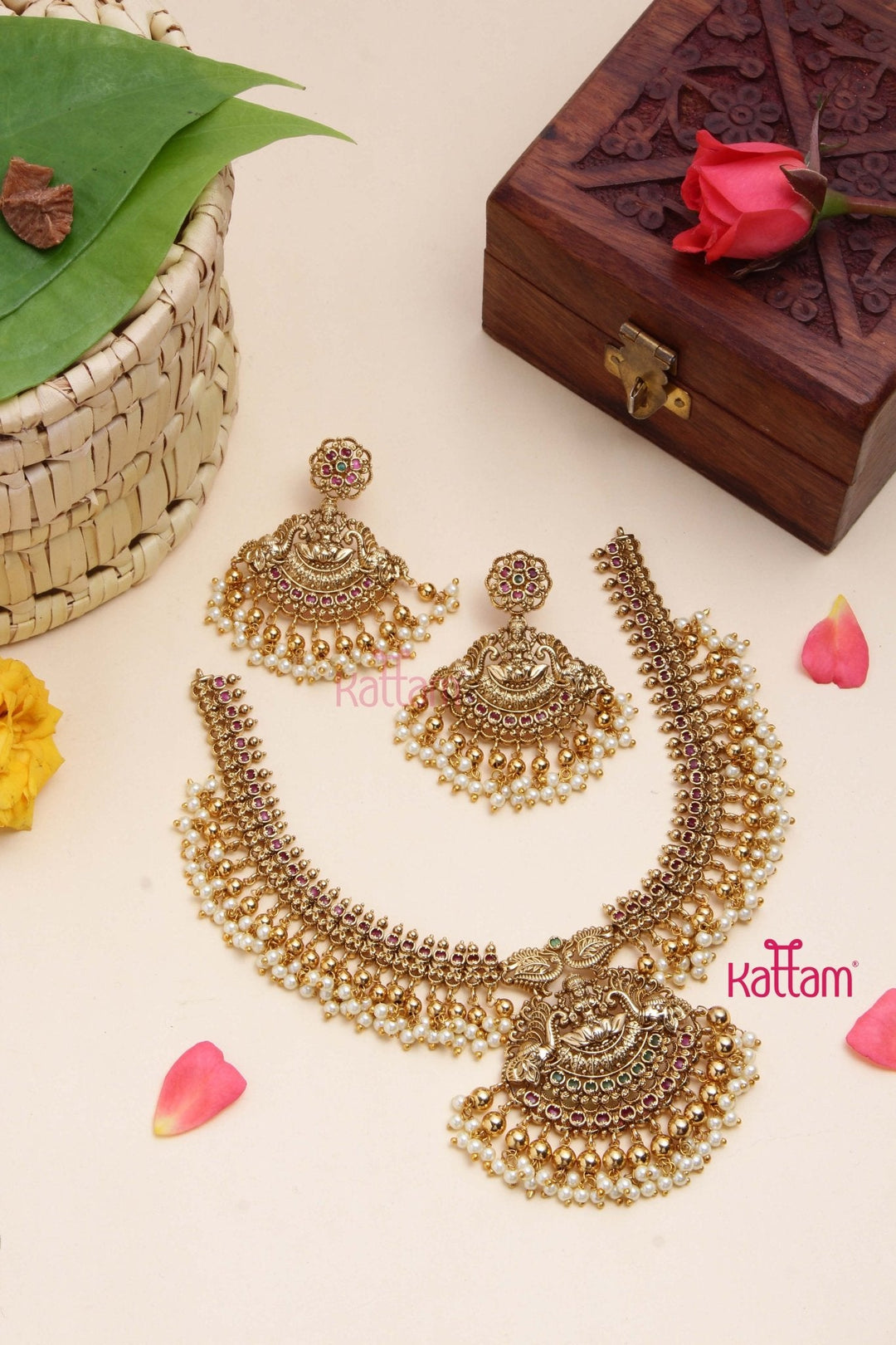 Lakshmi Gold & Pearl Trim Necklace - N2996