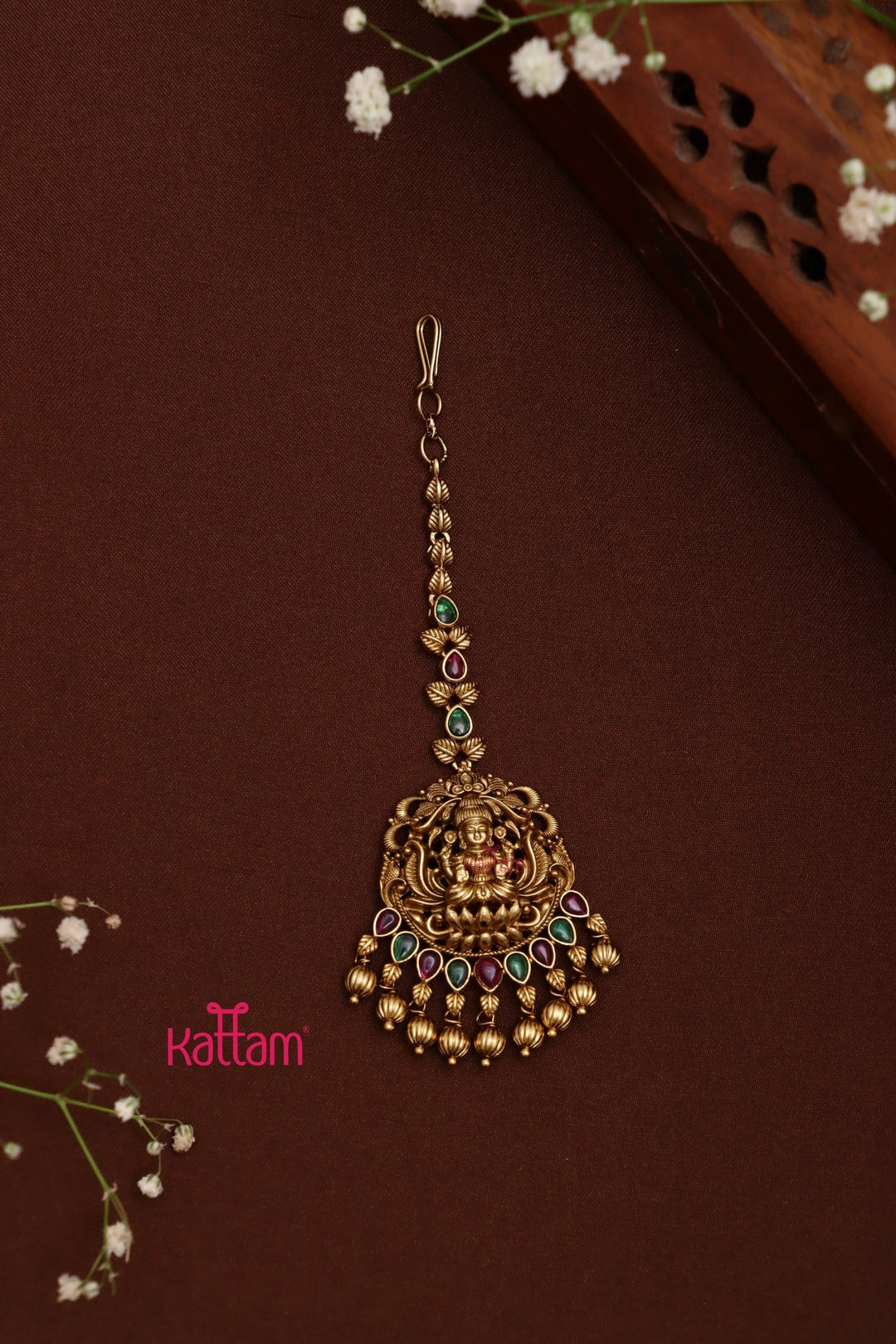 Lakshmi Leaf Maangtikka - MT136