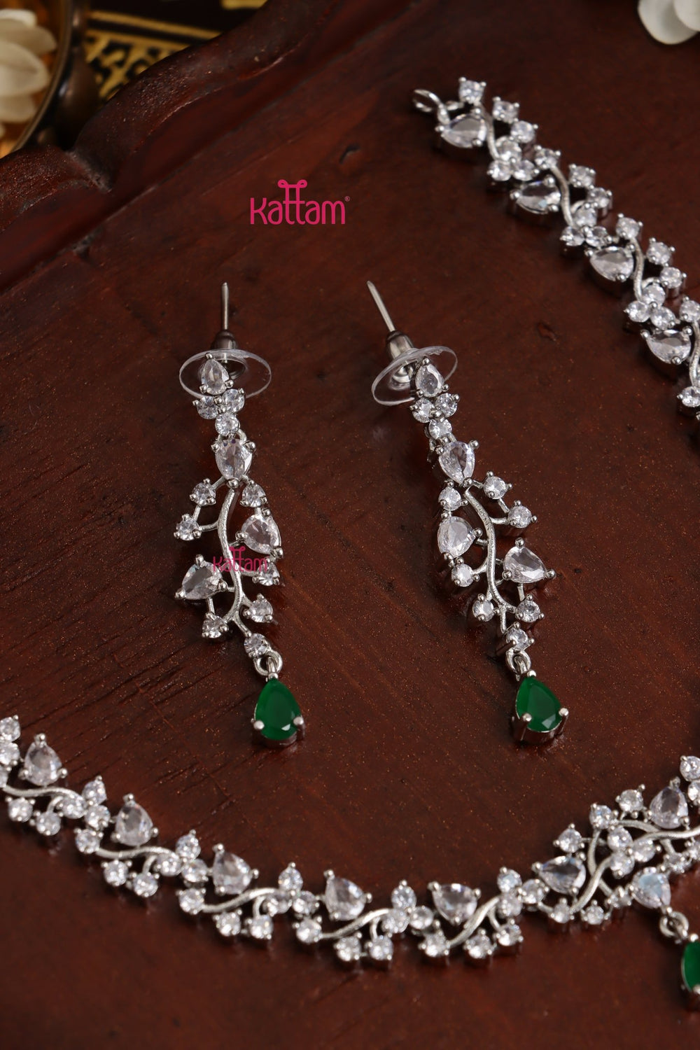 Laura - AD Green Leaf Necklace - N5356