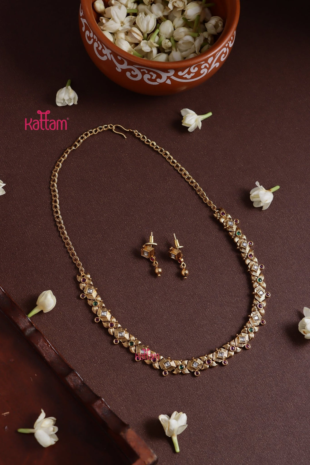 Leaf Patterned Choker - N3775