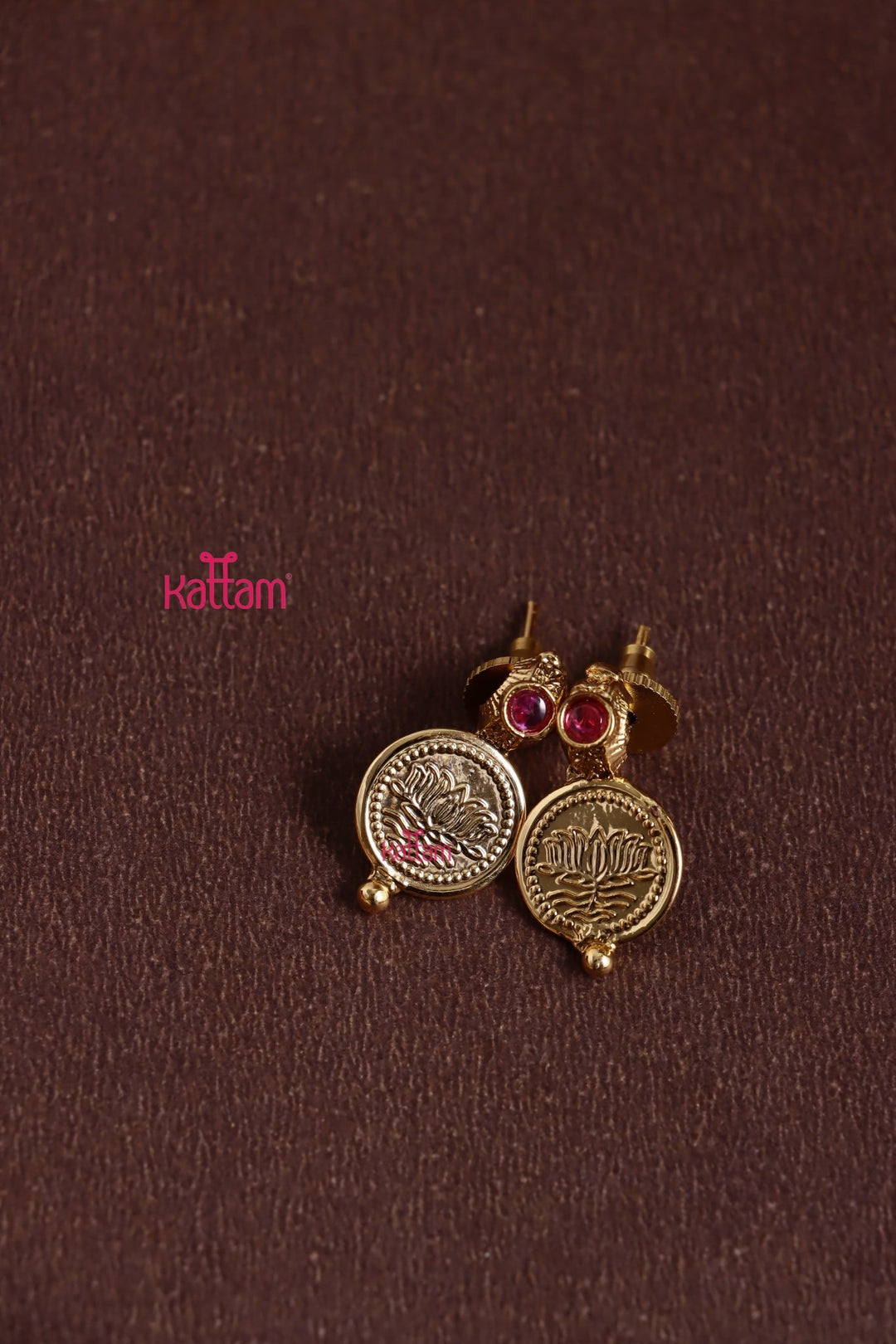 Lotus Coin Patterned CHoker - N3773