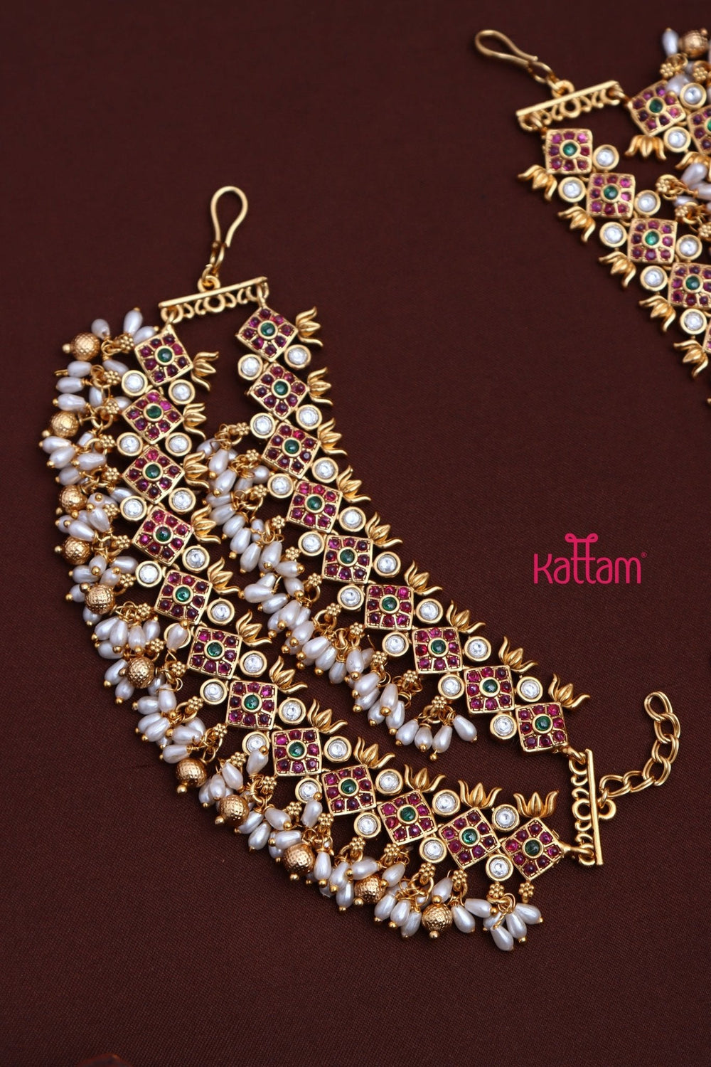 Lotus Guttapusalu Earchain - EC042