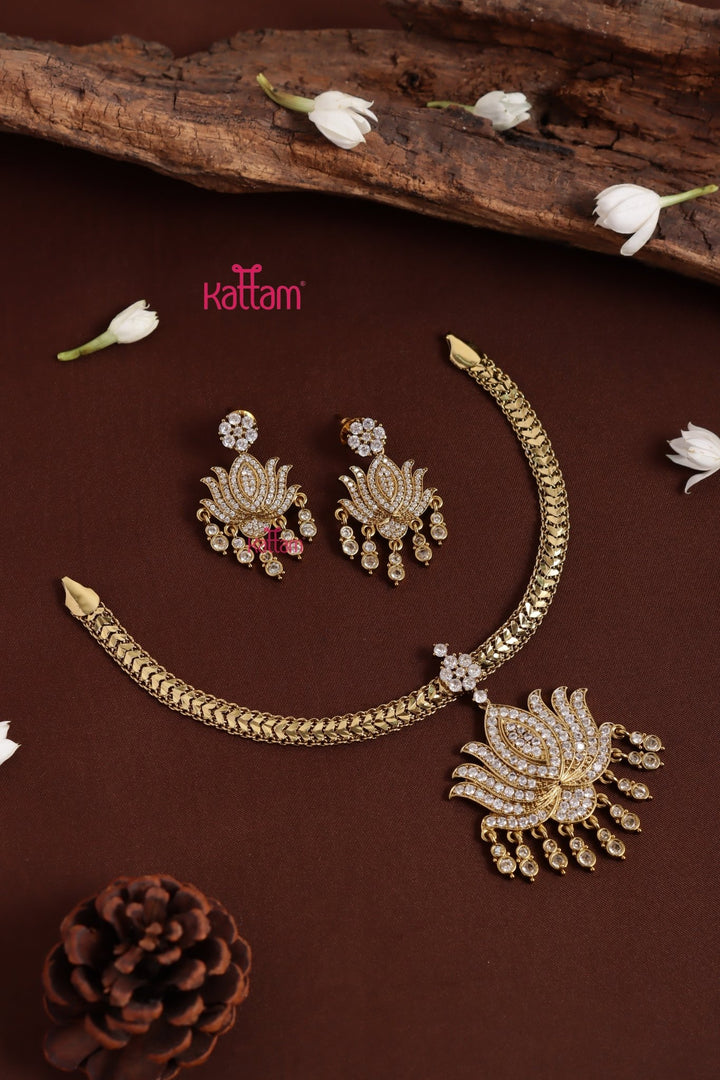 Lotus Highneck Stone Attigai Choker - N3974