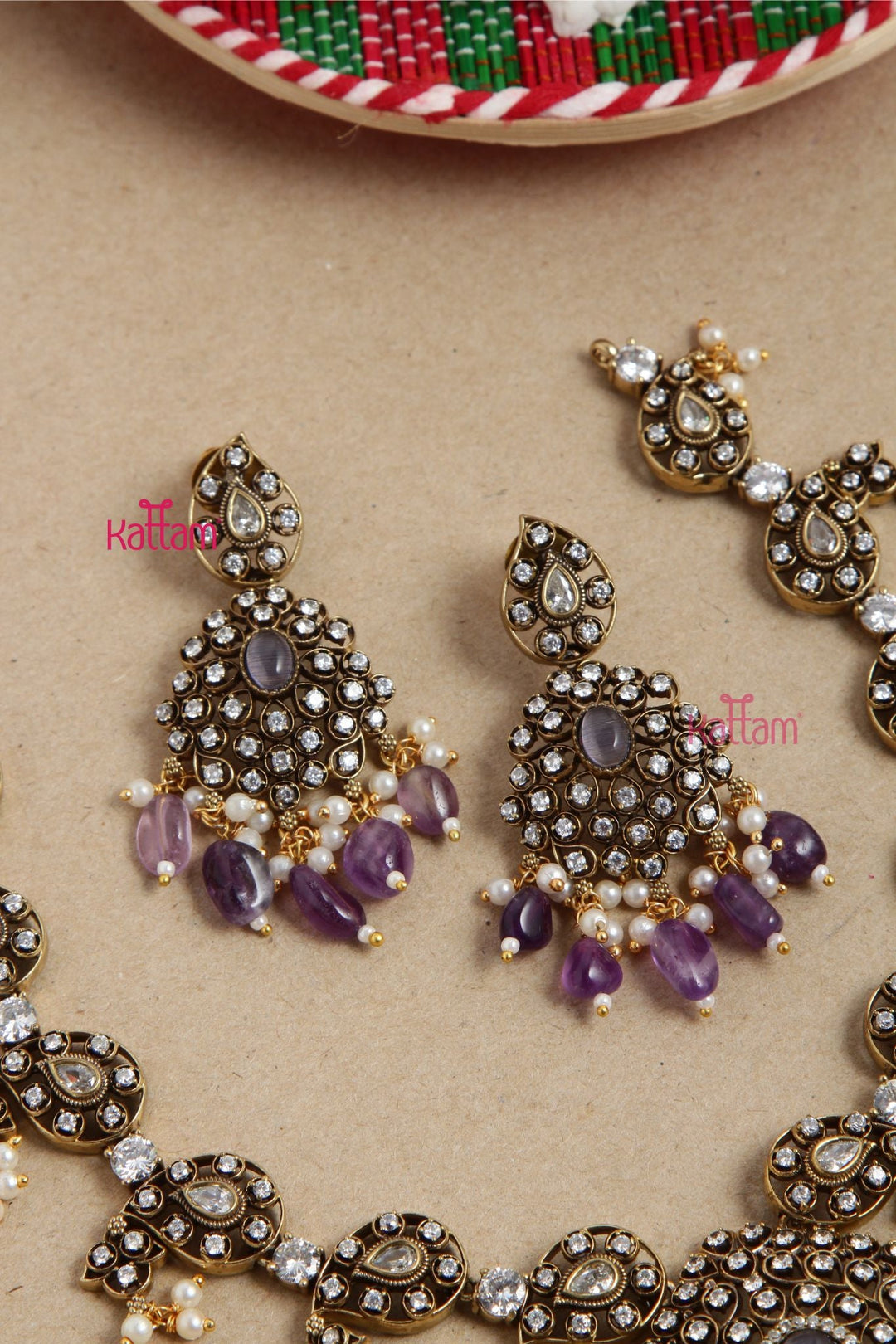 Mano - Victorian Paisley Black Polish Necklace - Purple - N6045
