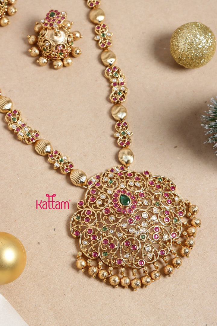 Mathura - Flourish Dollar Necklace - N3450