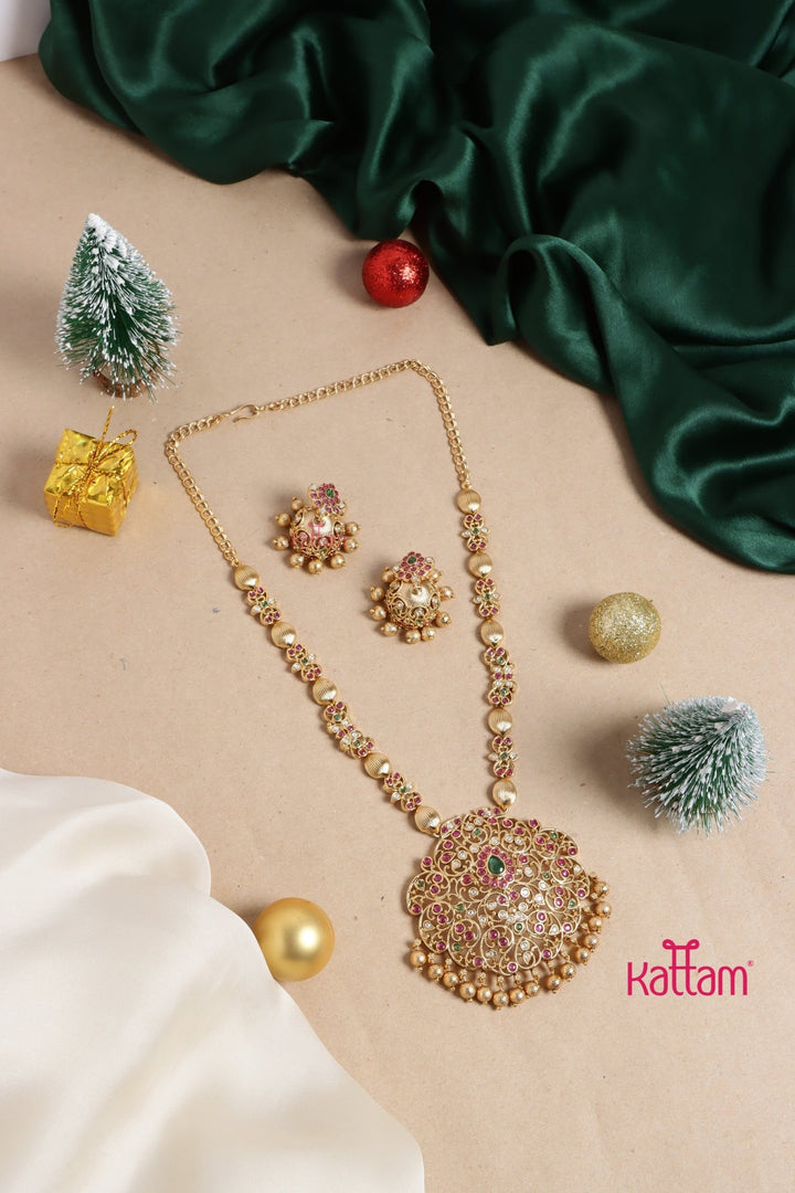 Mathura - Flourish Dollar Necklace - N3450