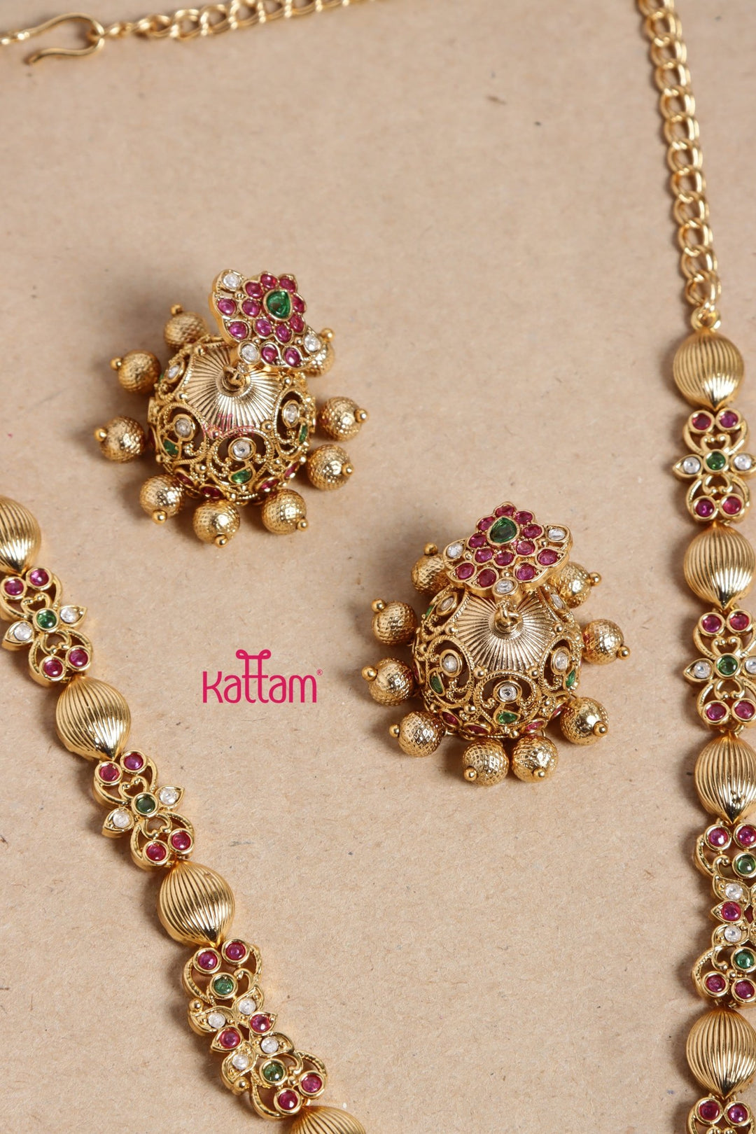 Mathura - Flourish Dollar Necklace - N3450