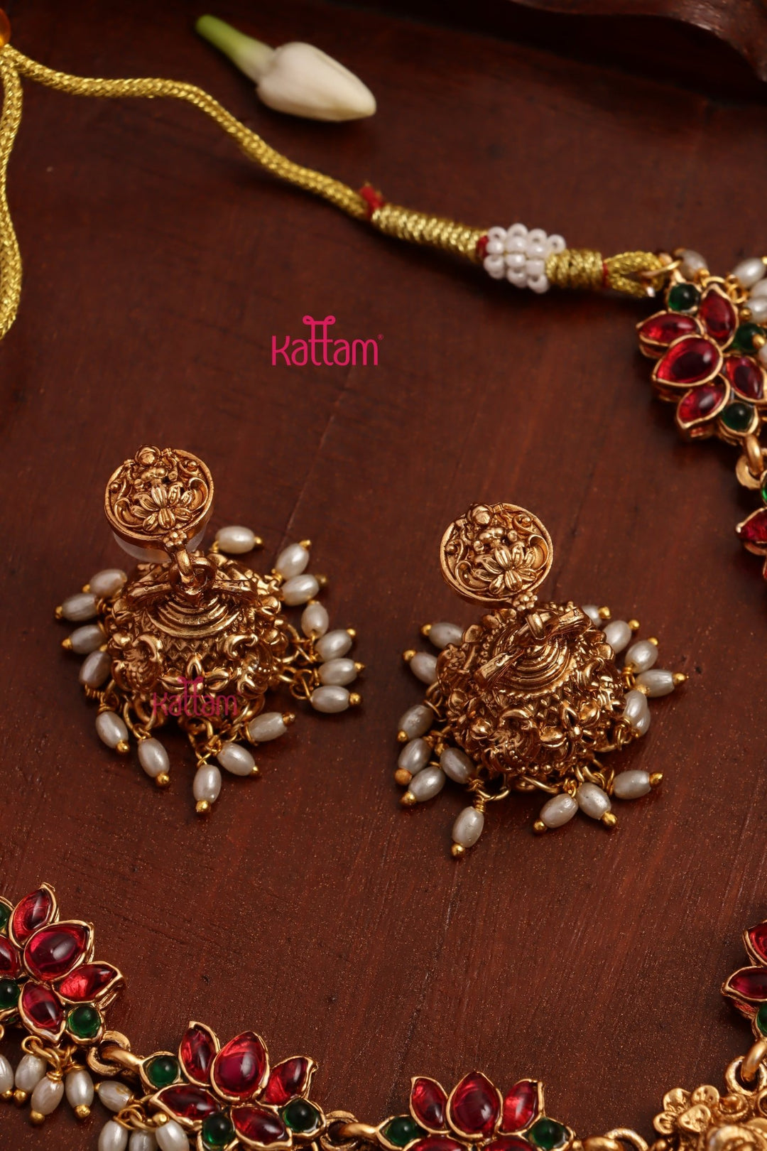 Mattegold Goddess Lotus Necklace - N3687