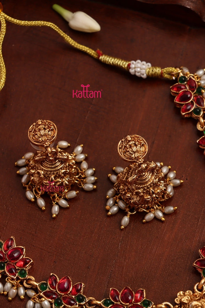 Mattegold Goddess Lotus Necklace - N3687