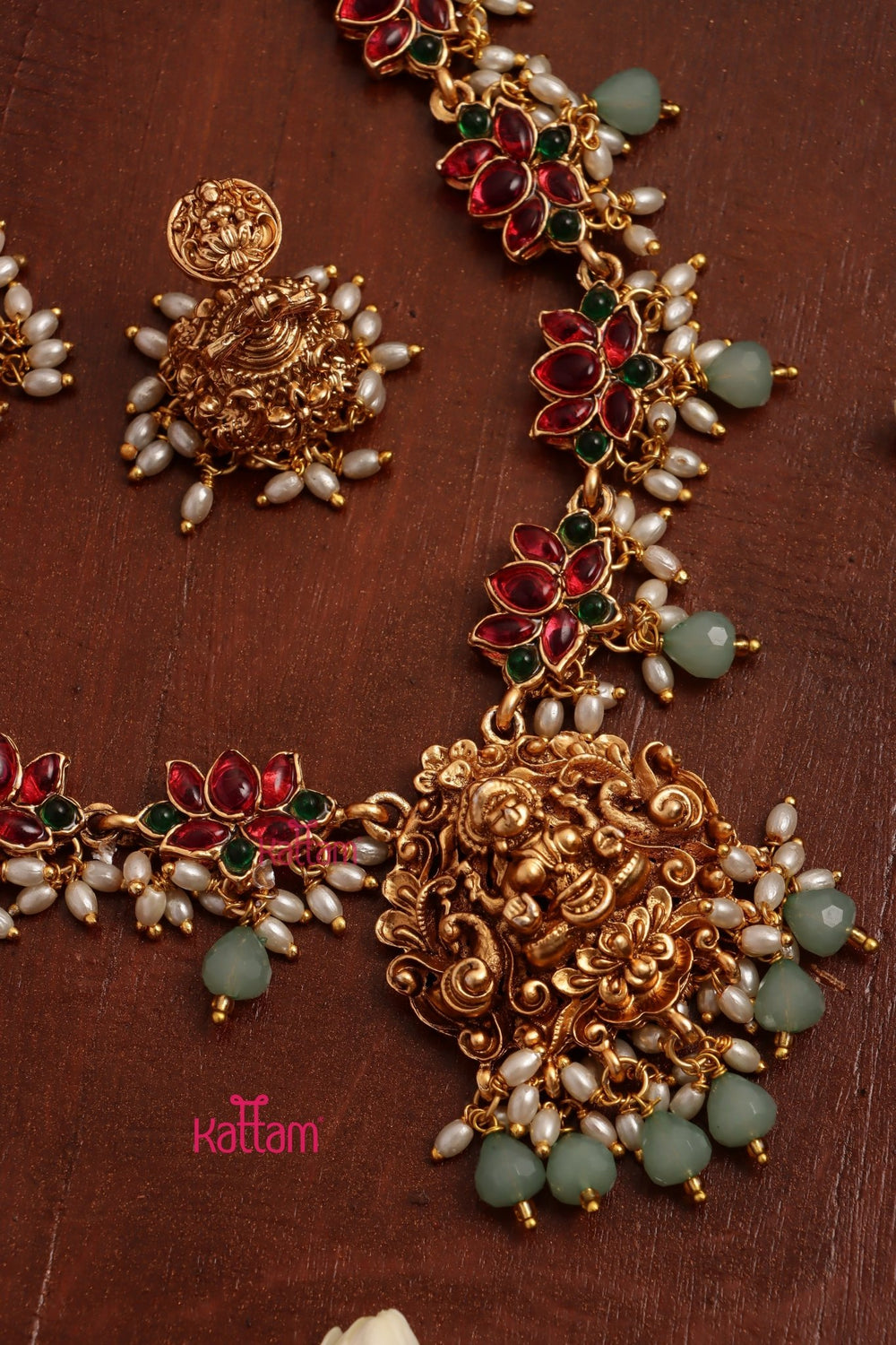 Mattegold Goddess Lotus Necklace - N3687