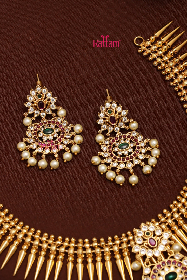 Meena - Kerala Mullai Mottu Choker - N3701