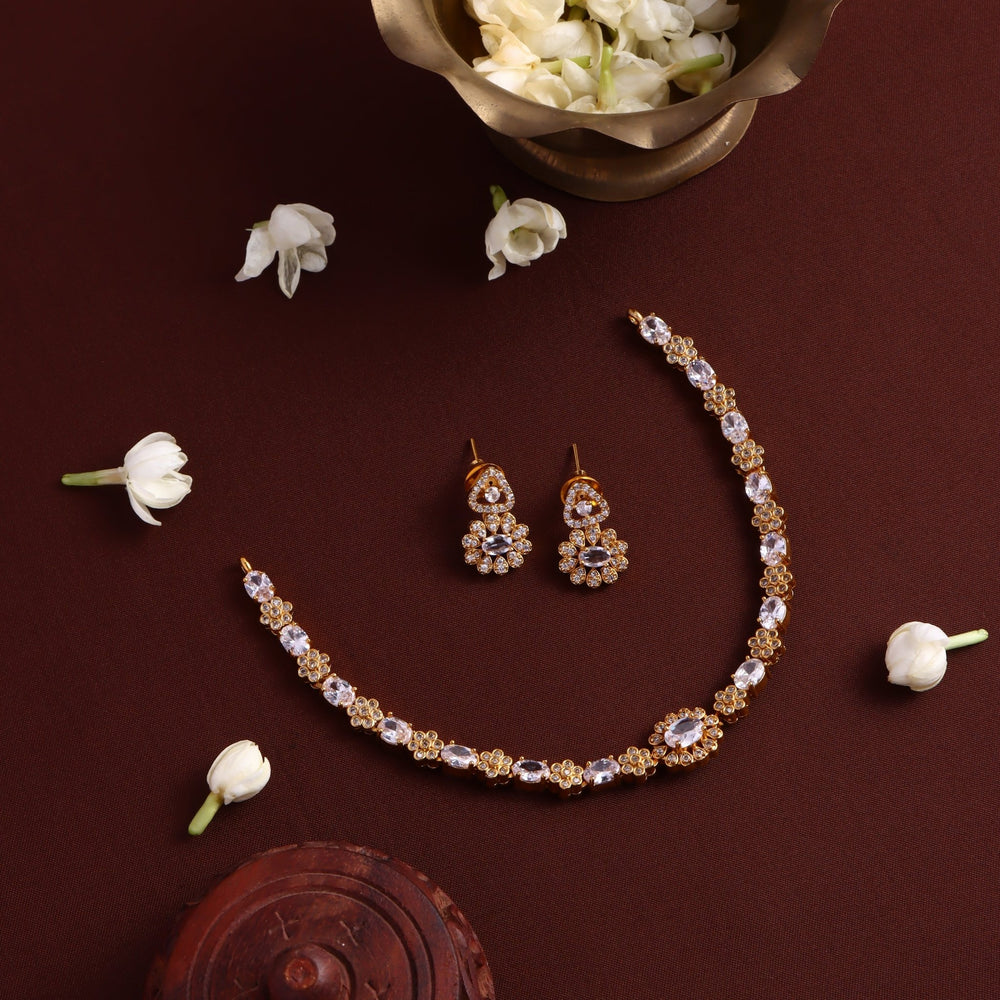 Mini Flower Stone Choker - White - N5398