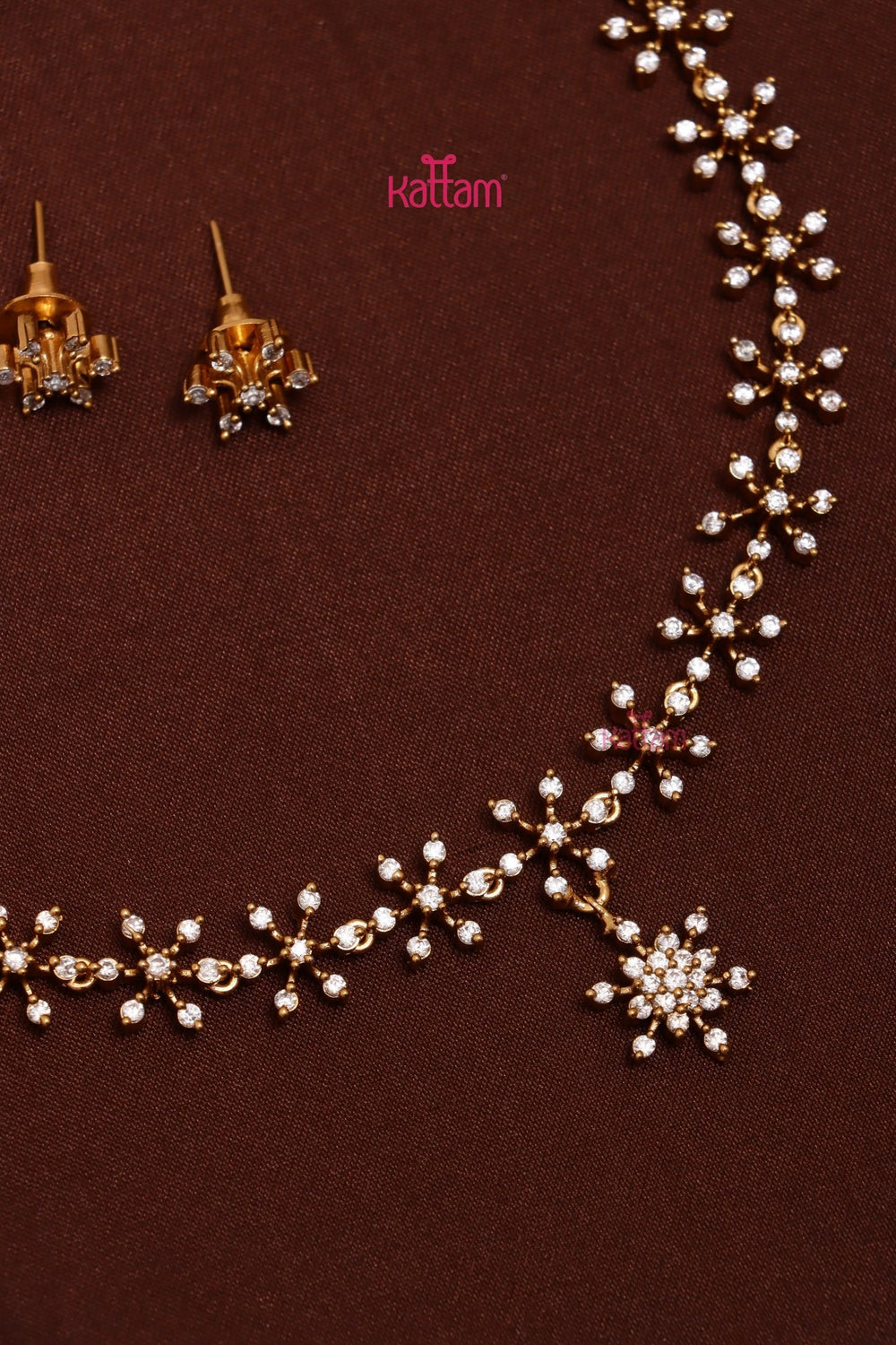 Mini White Flower Dollar Choker - N5271