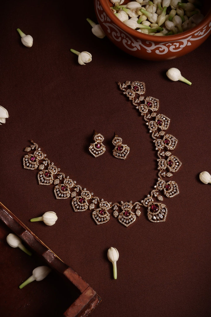 Motif AD Ruby Choker - N5403