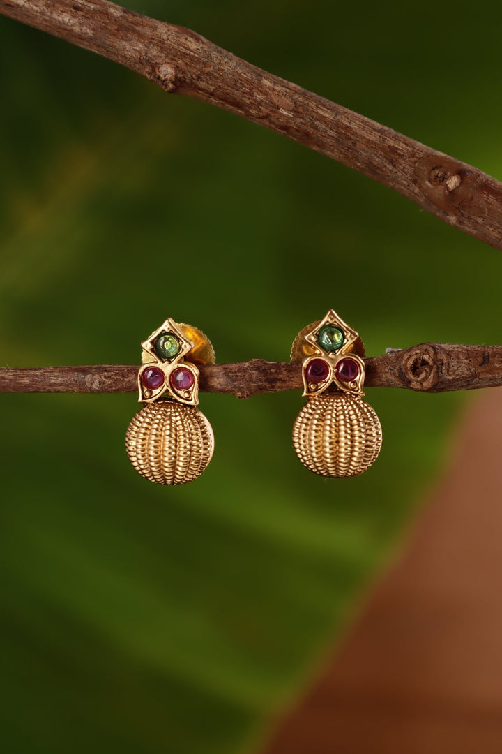 Motif Ball Earring - E1430