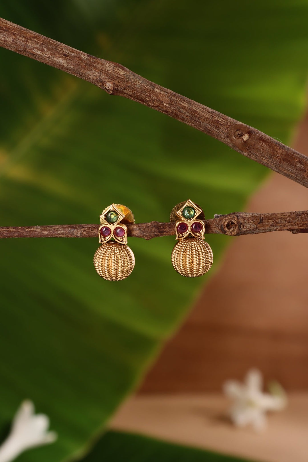 Motif Ball Earring - E1430