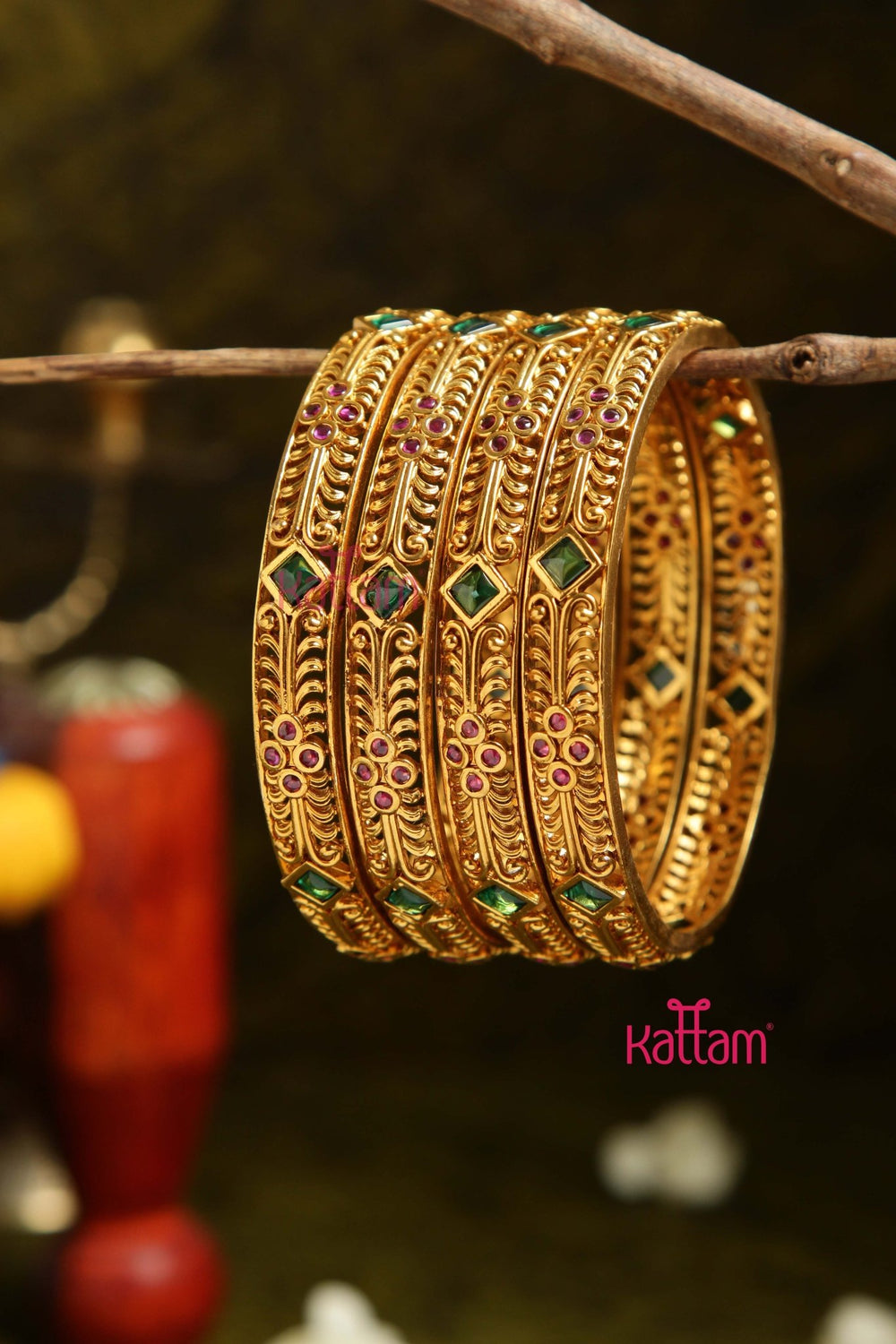 Motif Goldtone Bangle - B535 - V4