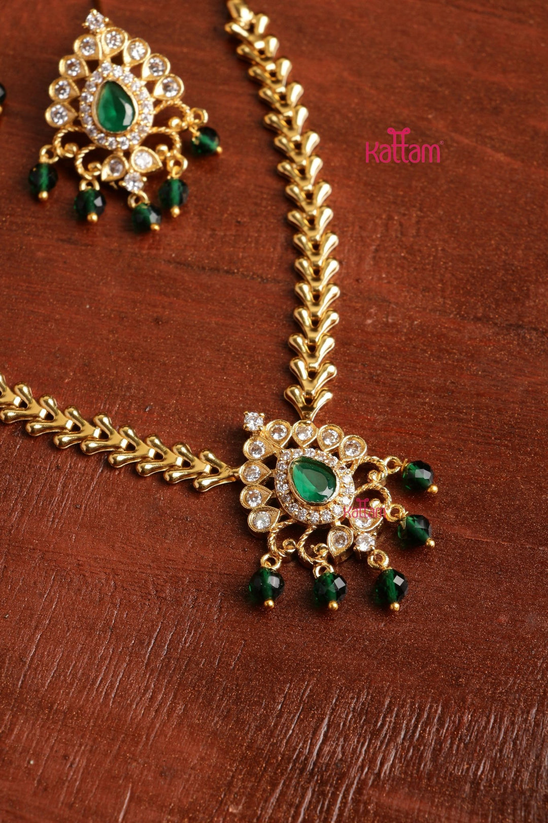 Motif Green Stone Necklace - N3845