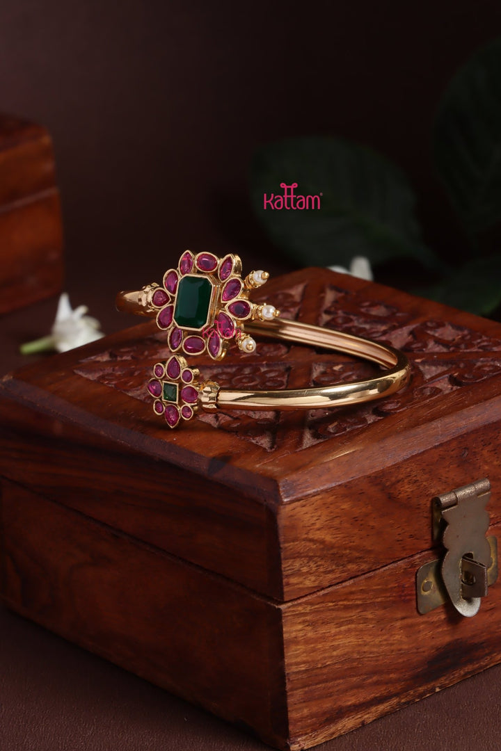 Nira Rubygreen Stone Kada - B617