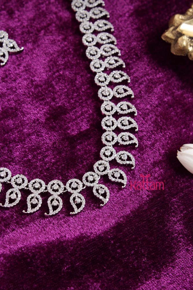 Paisley Silvertone American Diamond Choker - N2274
