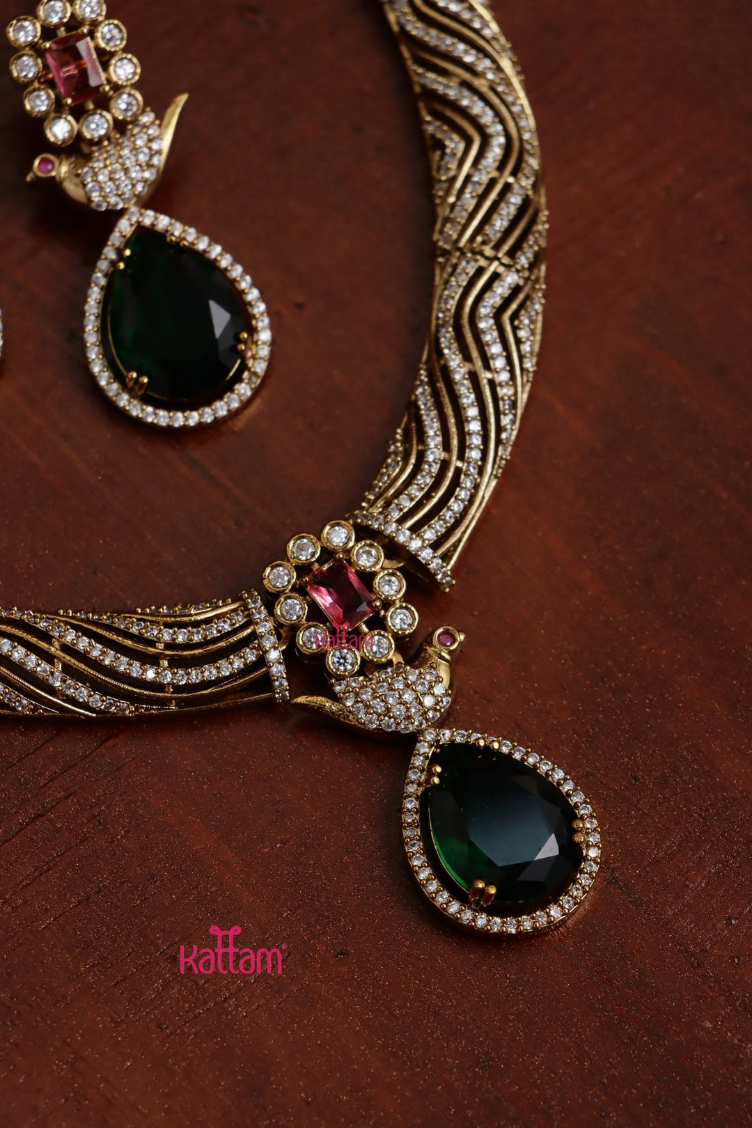 Parrot Pendant Hasli Choker - N5354