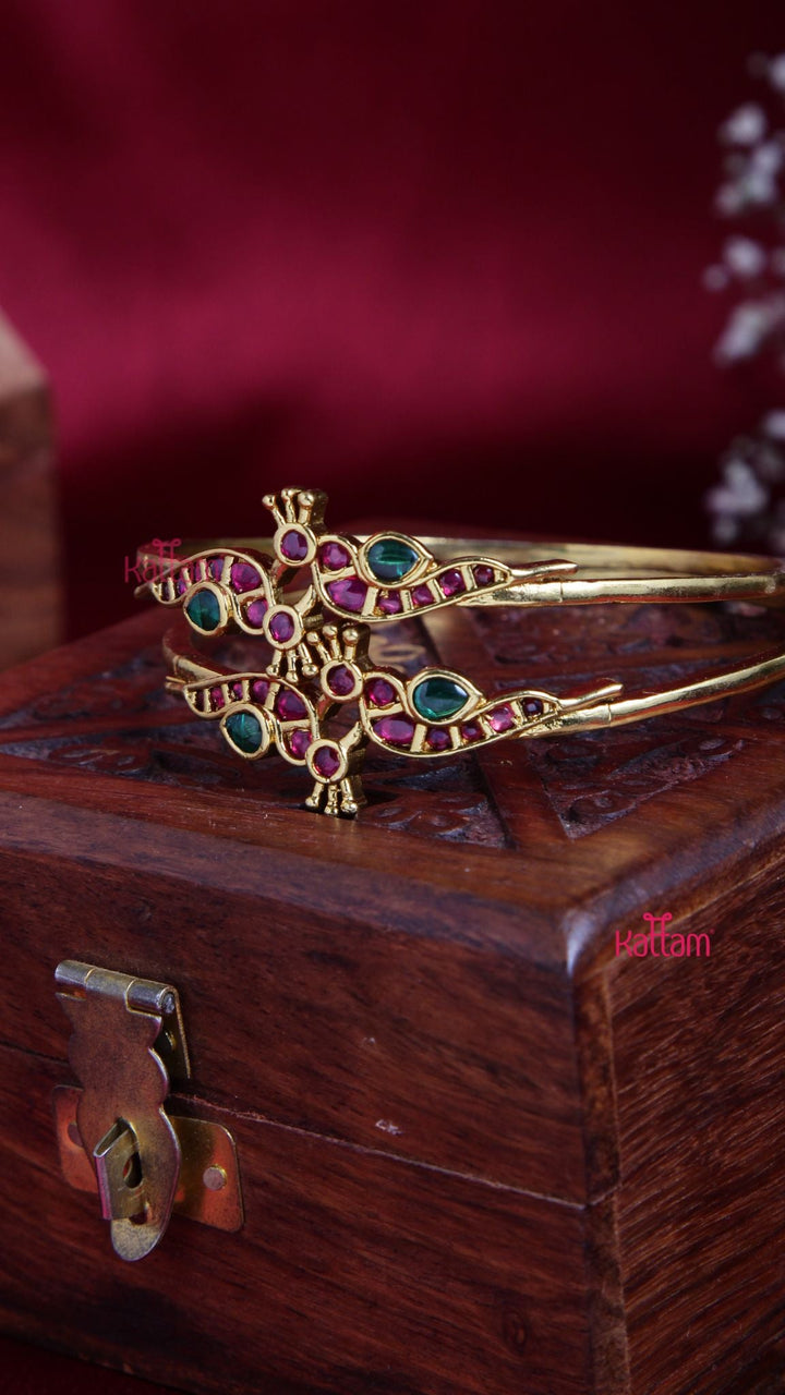 Peacock Kemp Bangle - B521 - V4