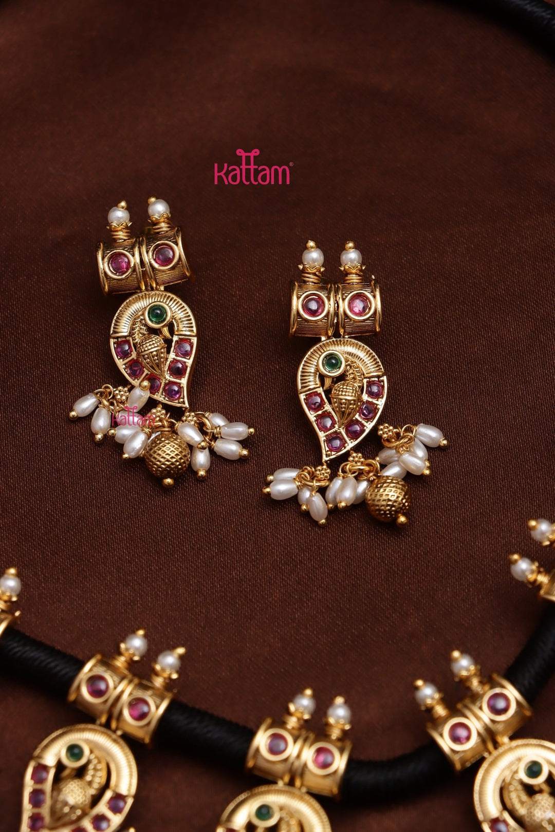 Peacock Paisley Handmade Thread Choker - N3772