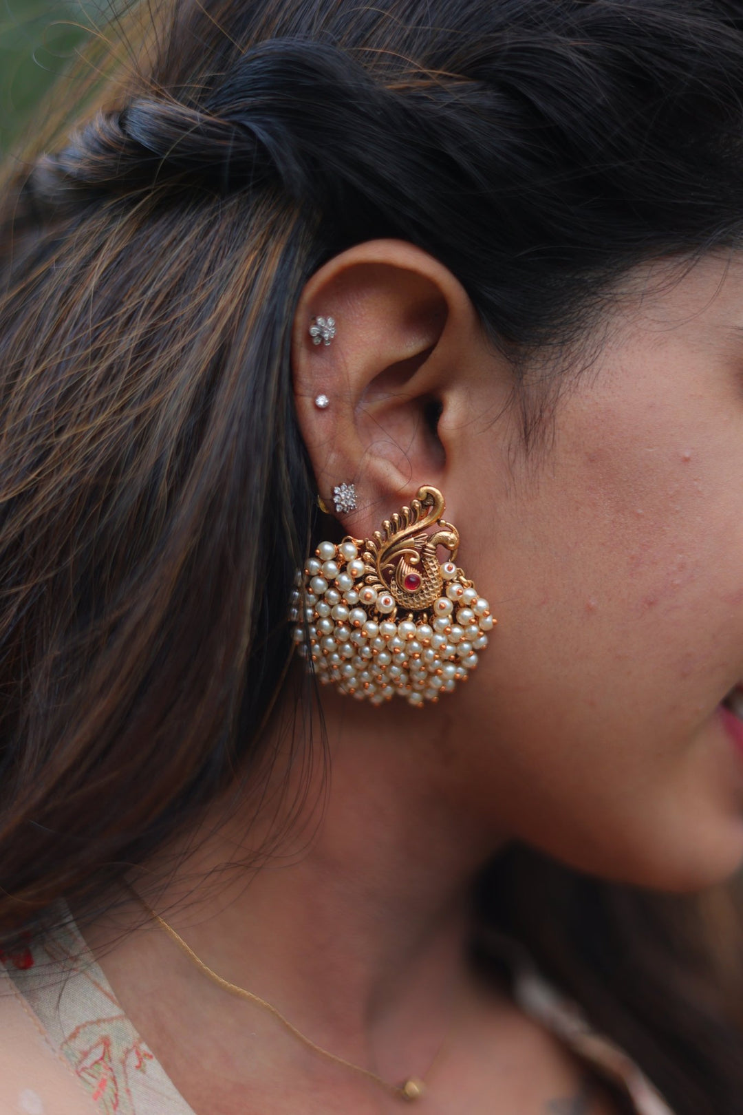 Peacock Pearl Beaded Earring - E488