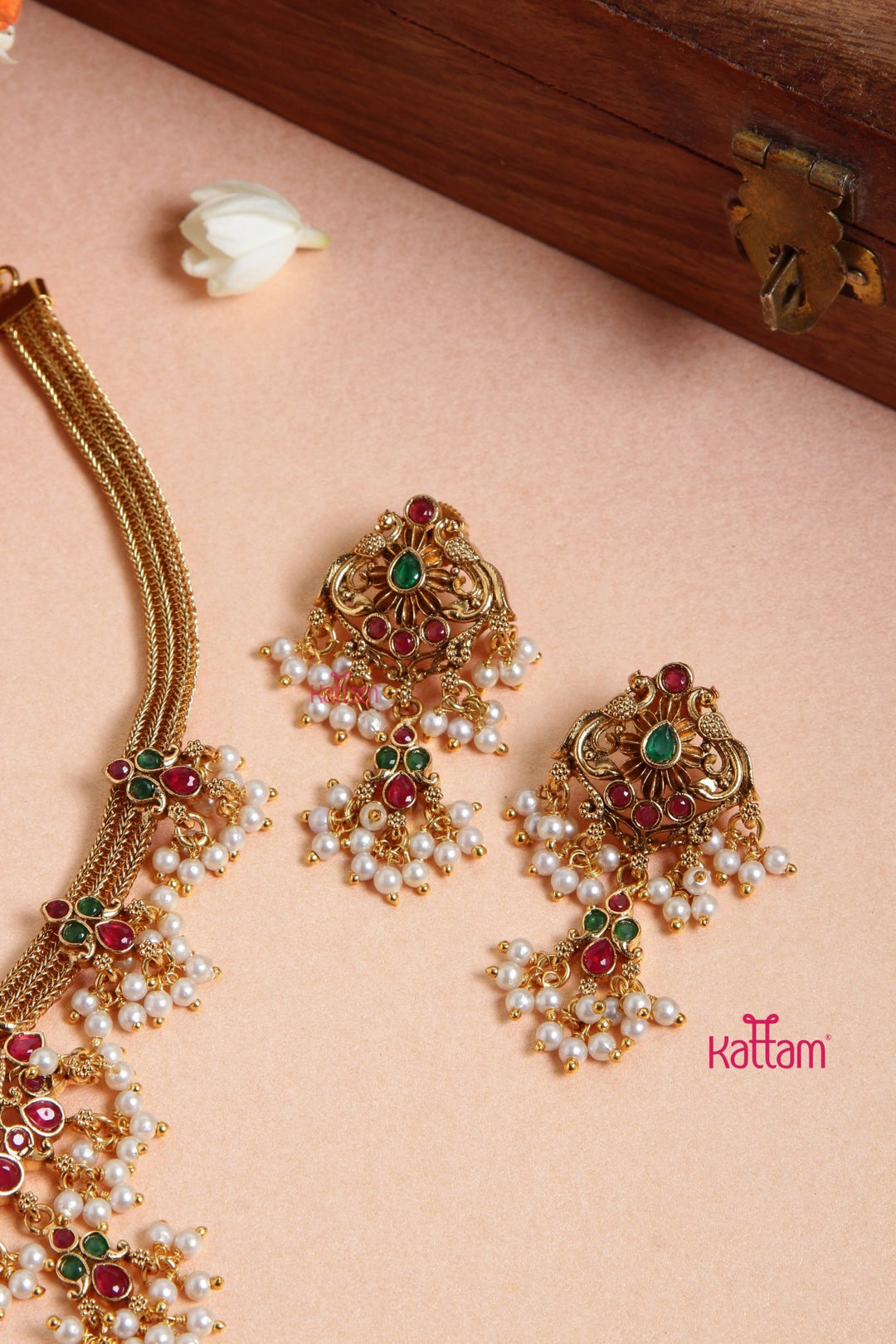 Peacock Pearl Choker - N3095