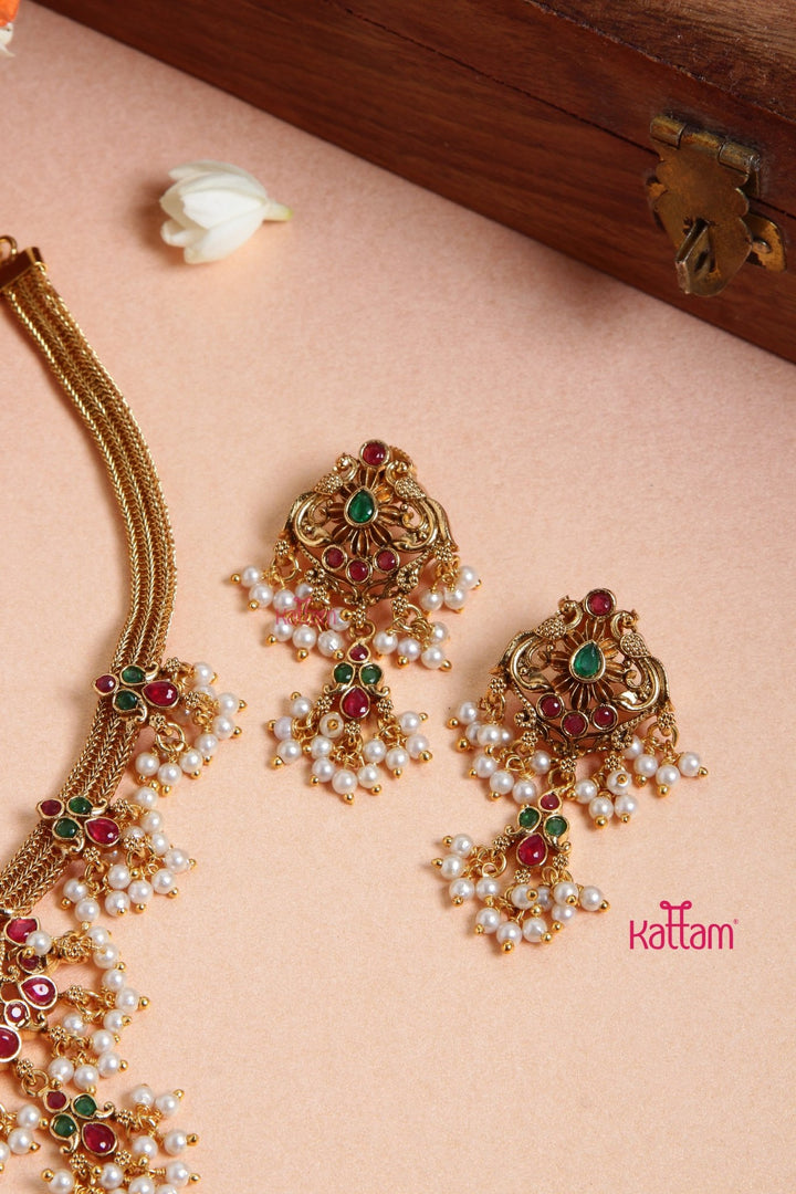 Peacock Pearl Choker - N3095