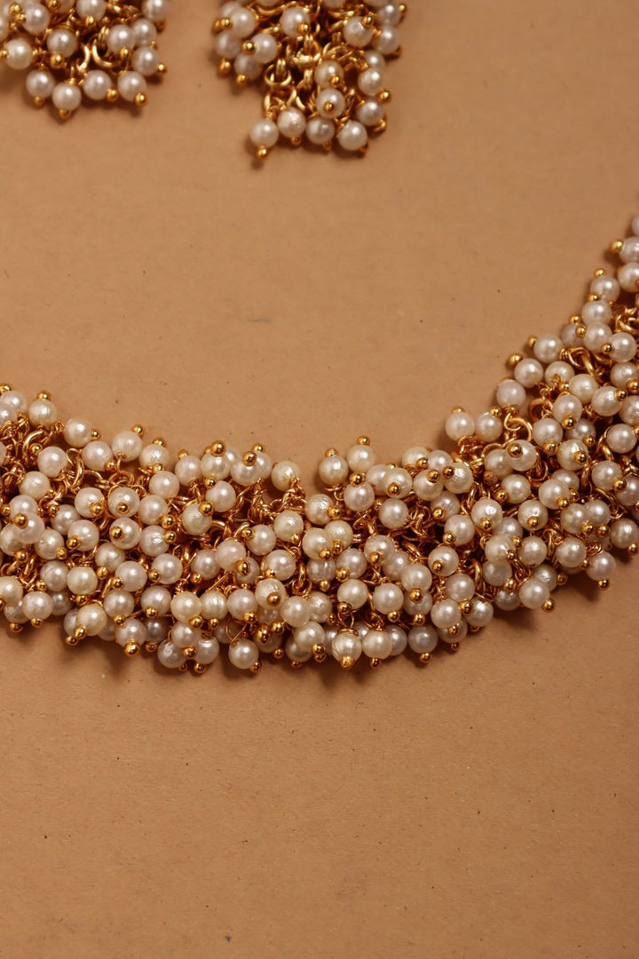 Pearl Cluster Choker - N4085