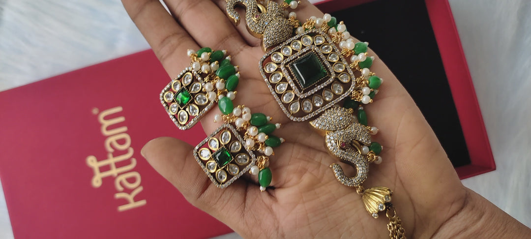 Ezhil Victorian Diamond Elephant Green Choker