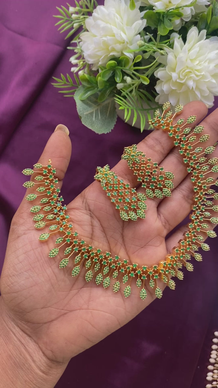 AD Spike Leaf Green Choker