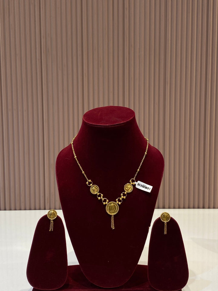 Queen 3 Coin Tassel Chain - SPN74