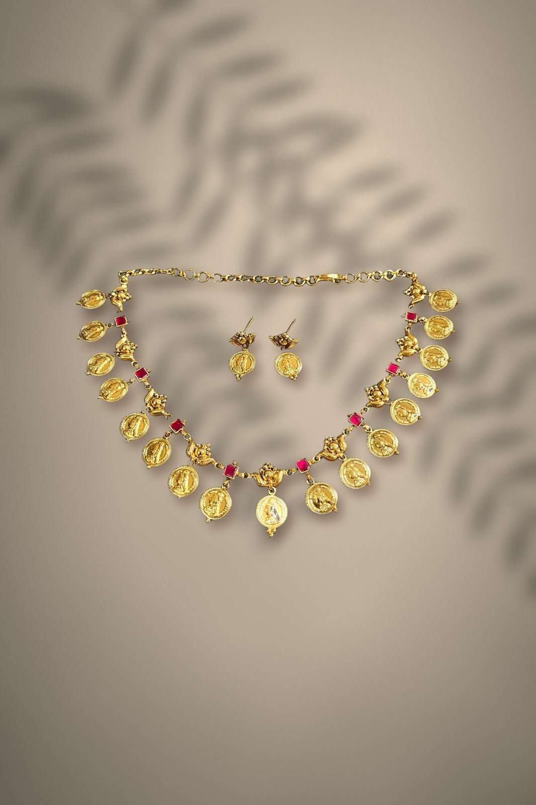 Queen Coin Ruby Choker - Design 1 - SPN81