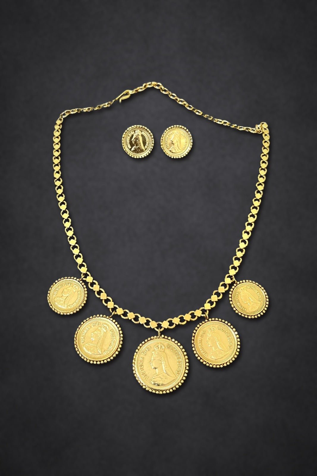 Queen Five Coin Necklace - SPN80