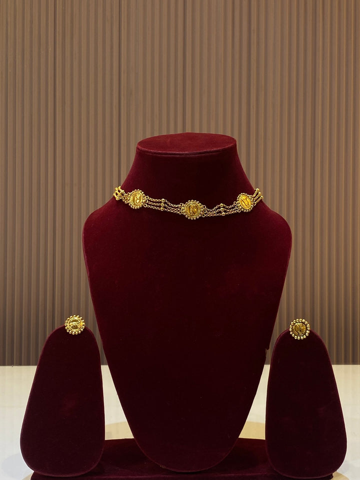 Queen Layered Chain Choker - SPN73