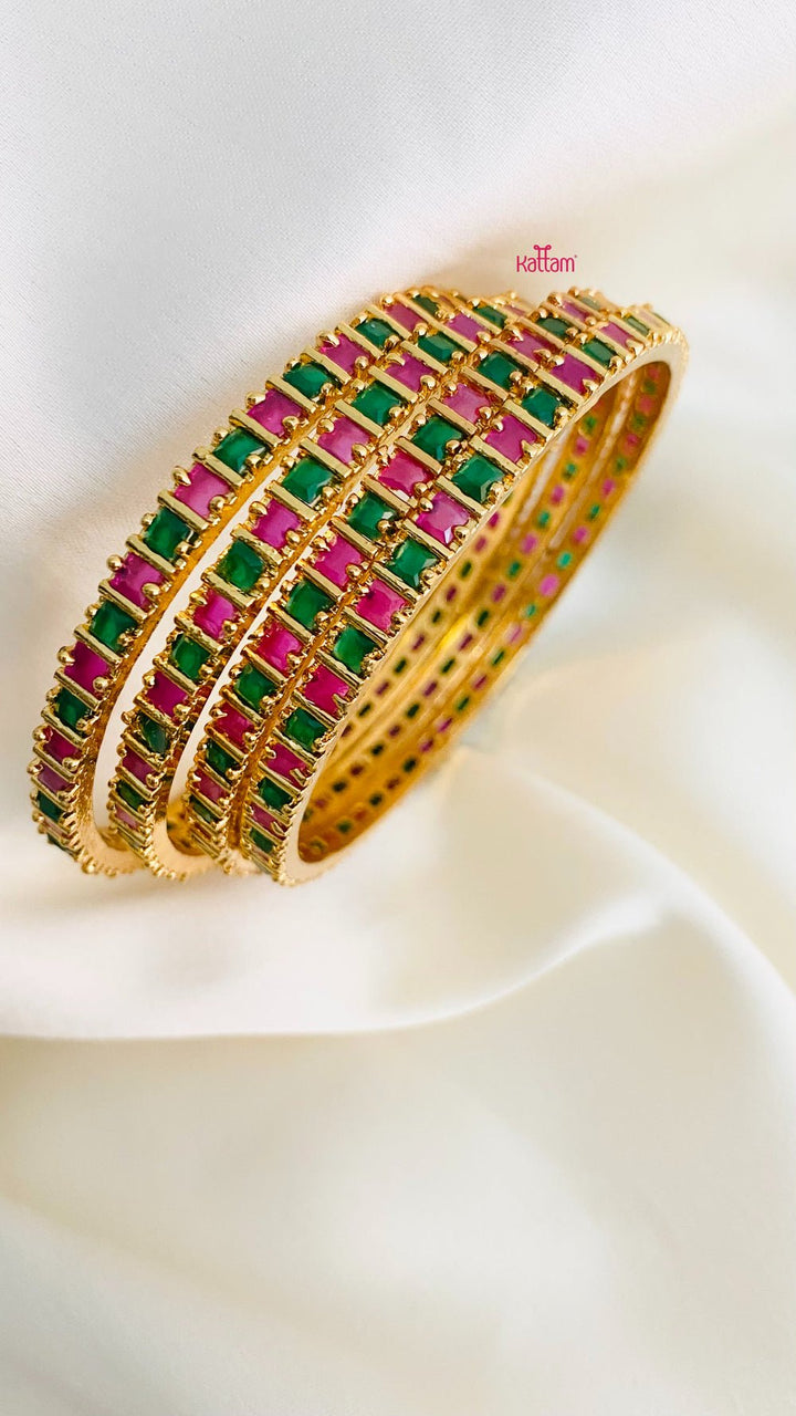 Red Green Set of 4 Stone Bangle - B095