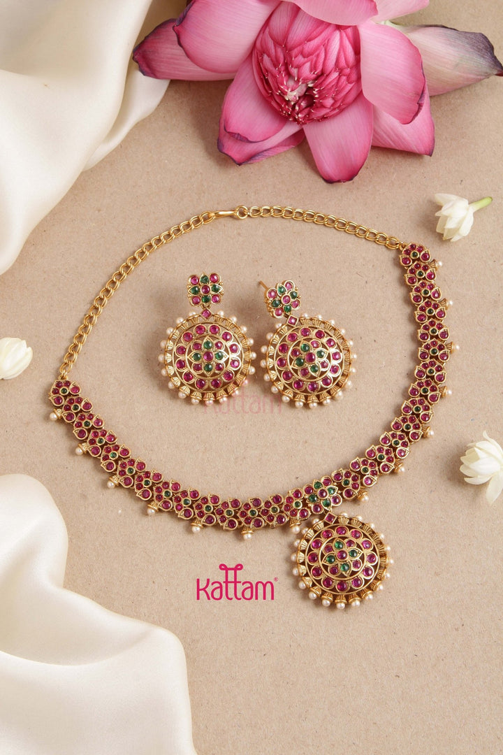 Round Pattern Kemp Bharatham Choker - N2779