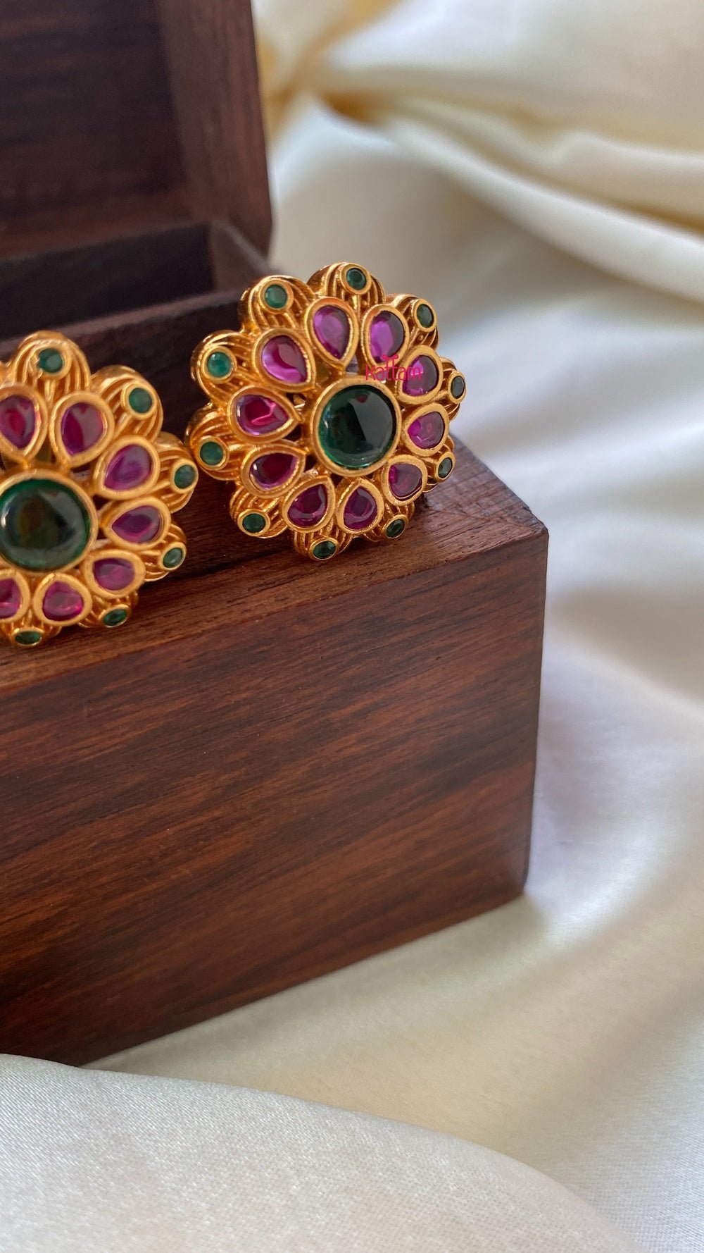 Round Stone Earring - E090