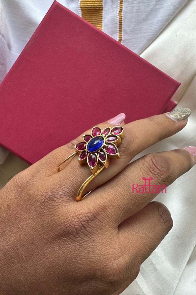 Ruby Blue Vangi Type Ring - R65