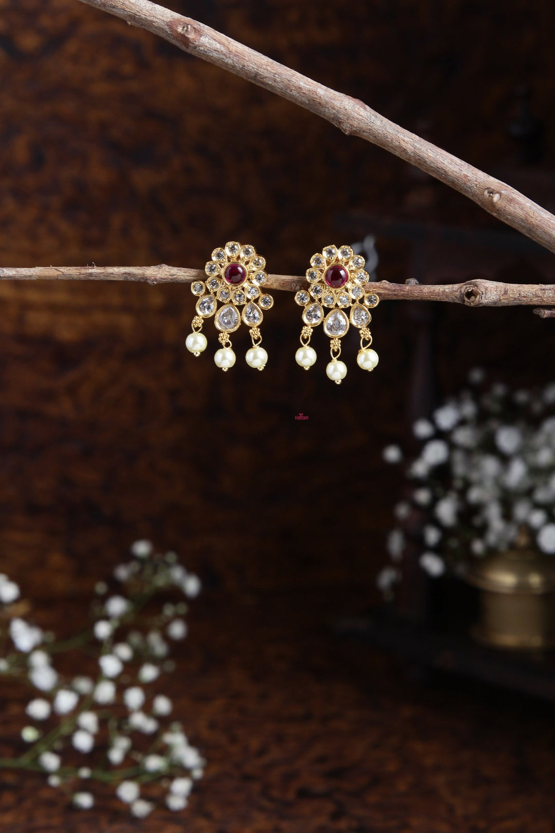 Ruby White Flower Small Earring - E470