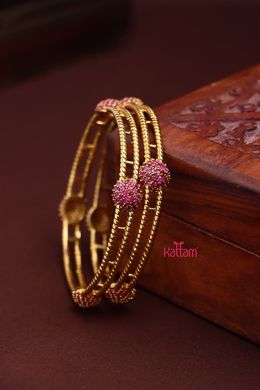 Rubyball Stone Bangle - B566 - V4