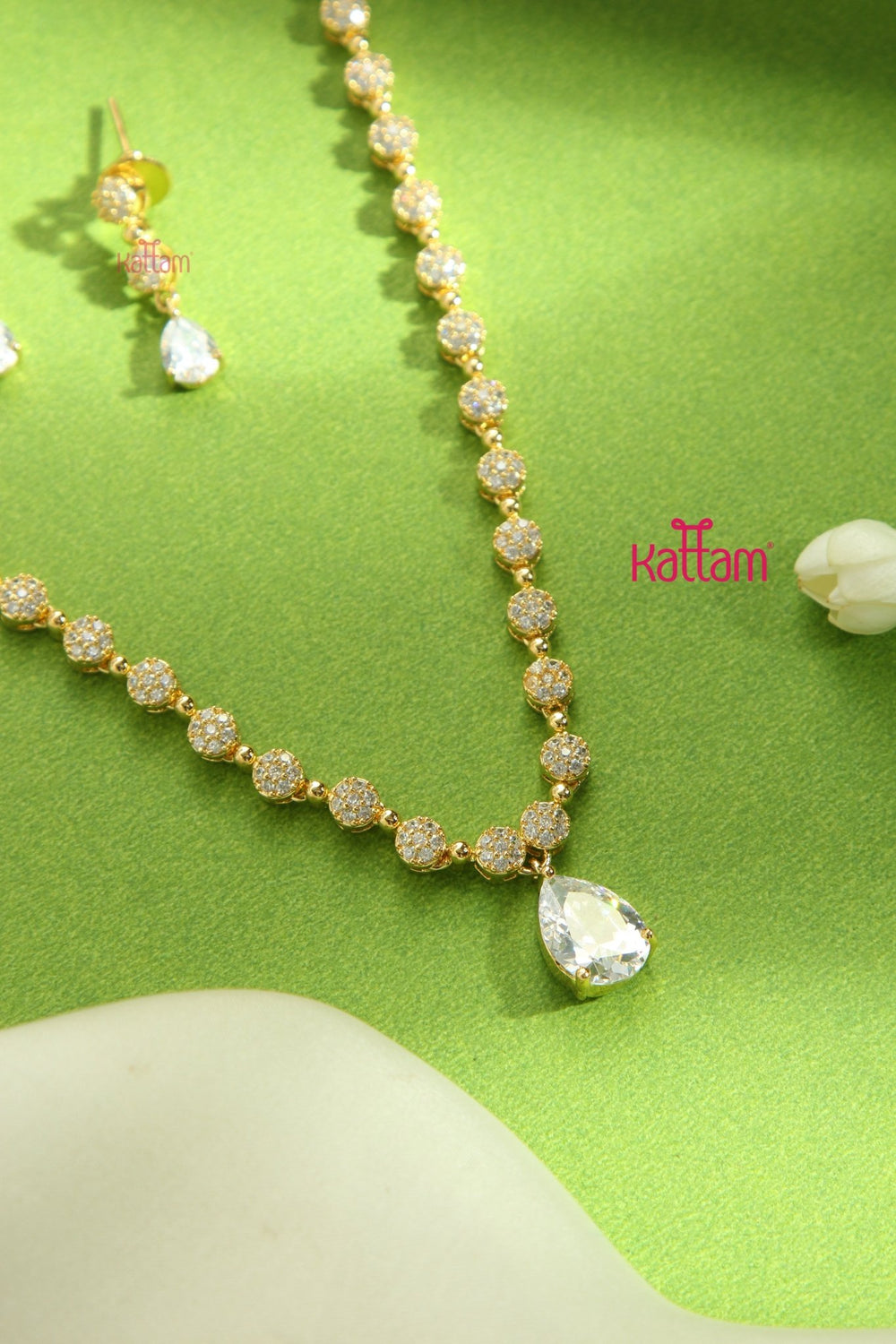 Sarah - AD White Stone Choker - N5170