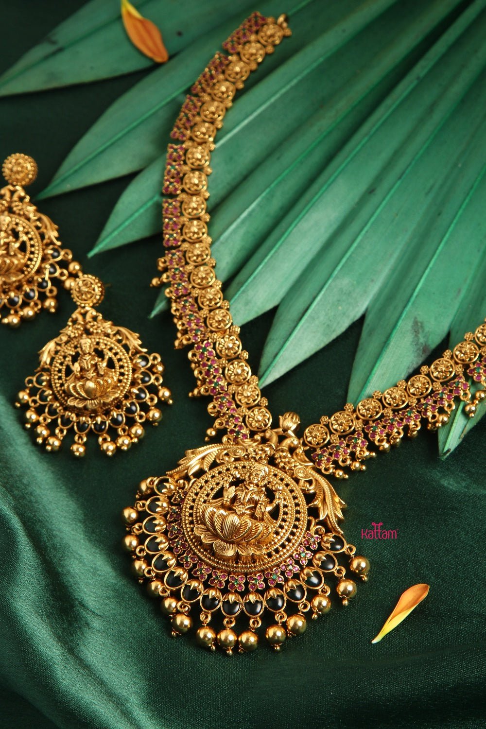Semi Bridal Goddess Lakshmi Short Necklace - N1218