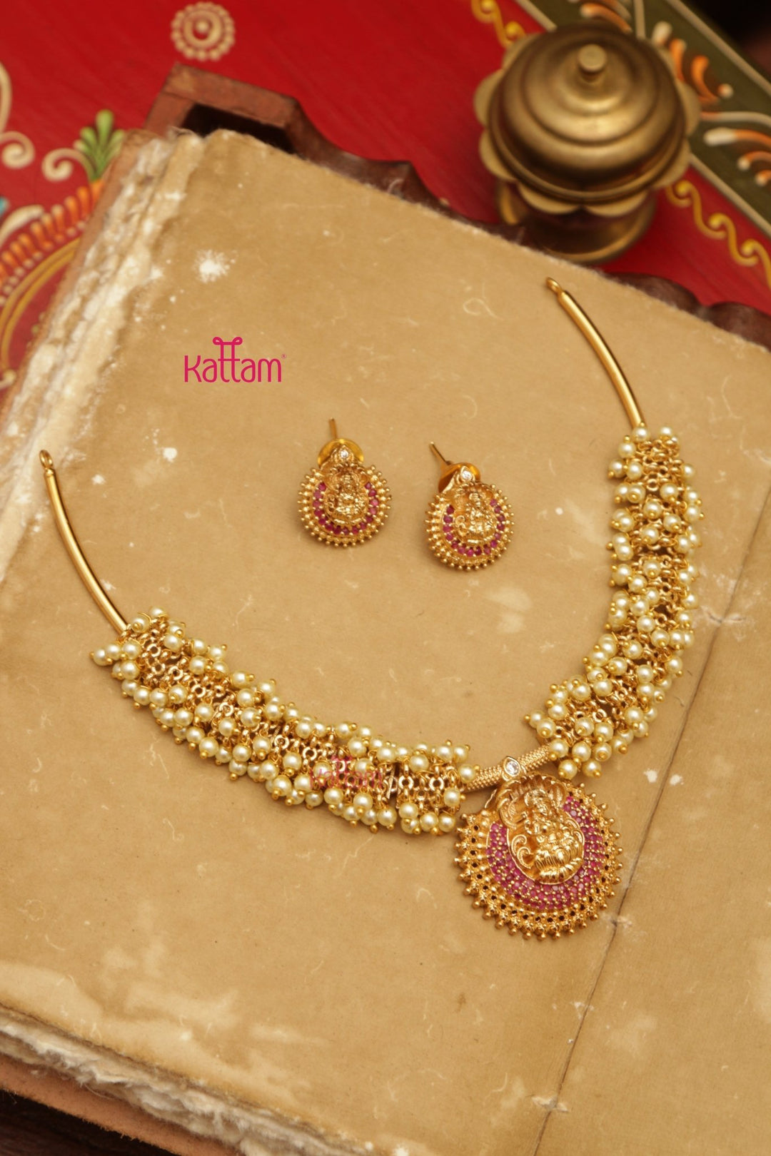 Shakthi - Pearl Clustered Choker - N3640