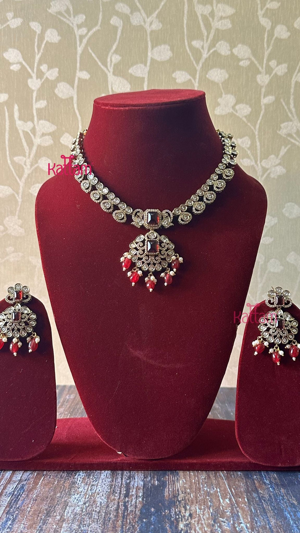 Sherin Victorian Maroon Short Necklace - N5046