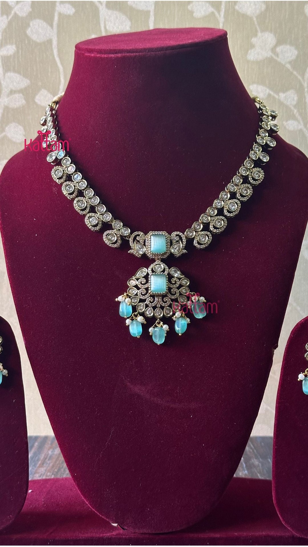 Sherin Victorian Mint Short Necklace - N5045